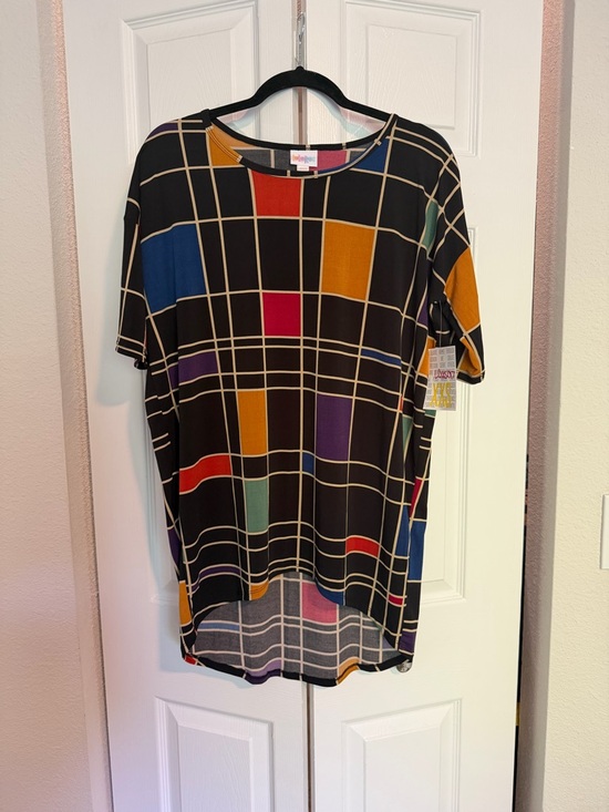 LuLaRoe Tops - 🇺🇸🎉LuLaRoe Irma Tee